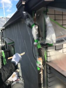 東大阪市にて雨漏り修理　外壁塗装、クラック補修
