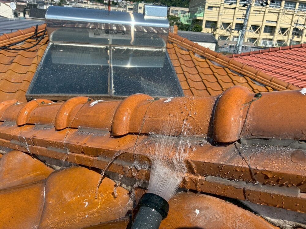 東大阪市にて雨漏りに伴う散水調査〈瓦屋根の雨漏り〉 施工後2