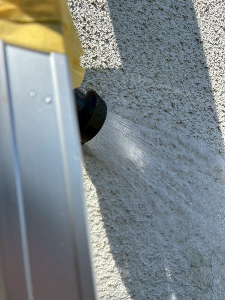 東大阪市岩田町にて散水検査〈天窓からの雨漏り〉 施工前2